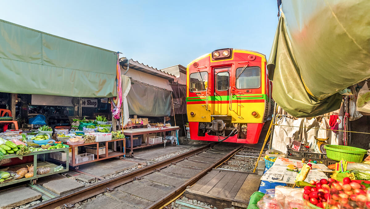 Damnoen Saduak & Maeklong Market Tour