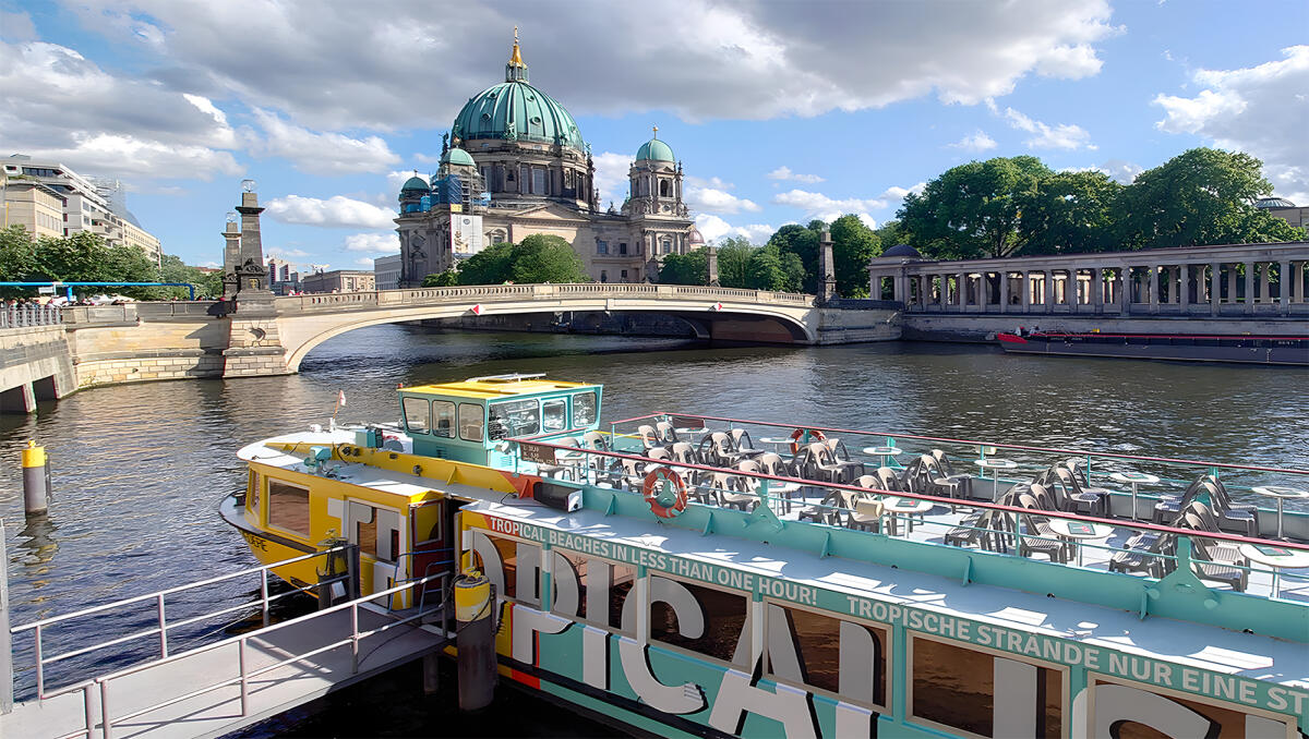 2.5-Hour East-Side-Tour Sightseeing Cruise in East Berlin
