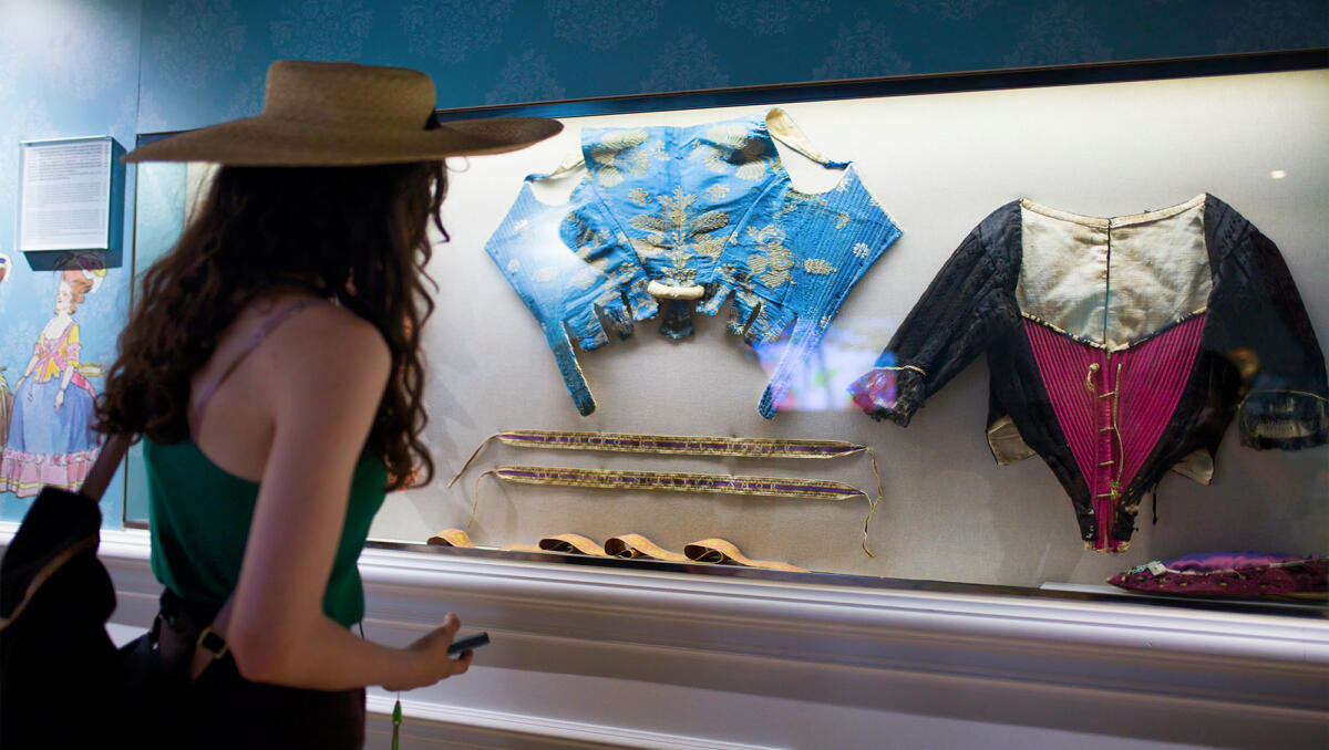 Silk Museum, San Nicolas &  Santos Juanes Church Ticket